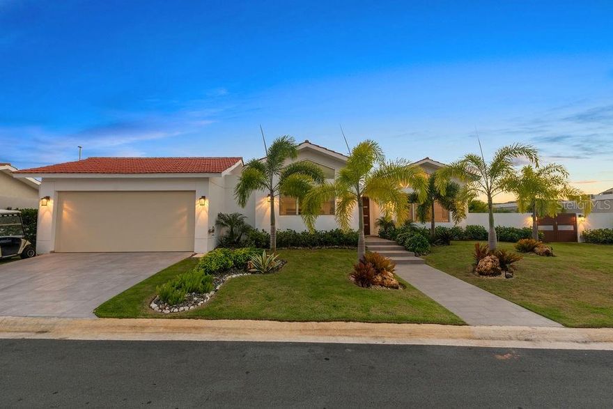 Enjoy the lifetime of Sabanera de Dorado. Best location and amenities. New Construction!!!, Casona del Lago, 4 bedroom and 4.5 bathrooms, modern and fine finishing, living room, dining room, family room, modern kitchen, 2 car garage, pool. All new top of the line appliances , inverter A/C split units in all the living area, generator, solar water heater, water softener, a reverse osmosis potable water system and water tank.