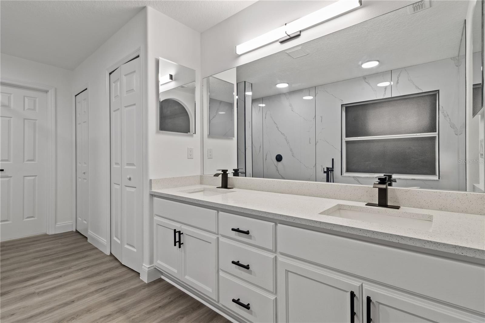 INDIAN LAKES - Residential