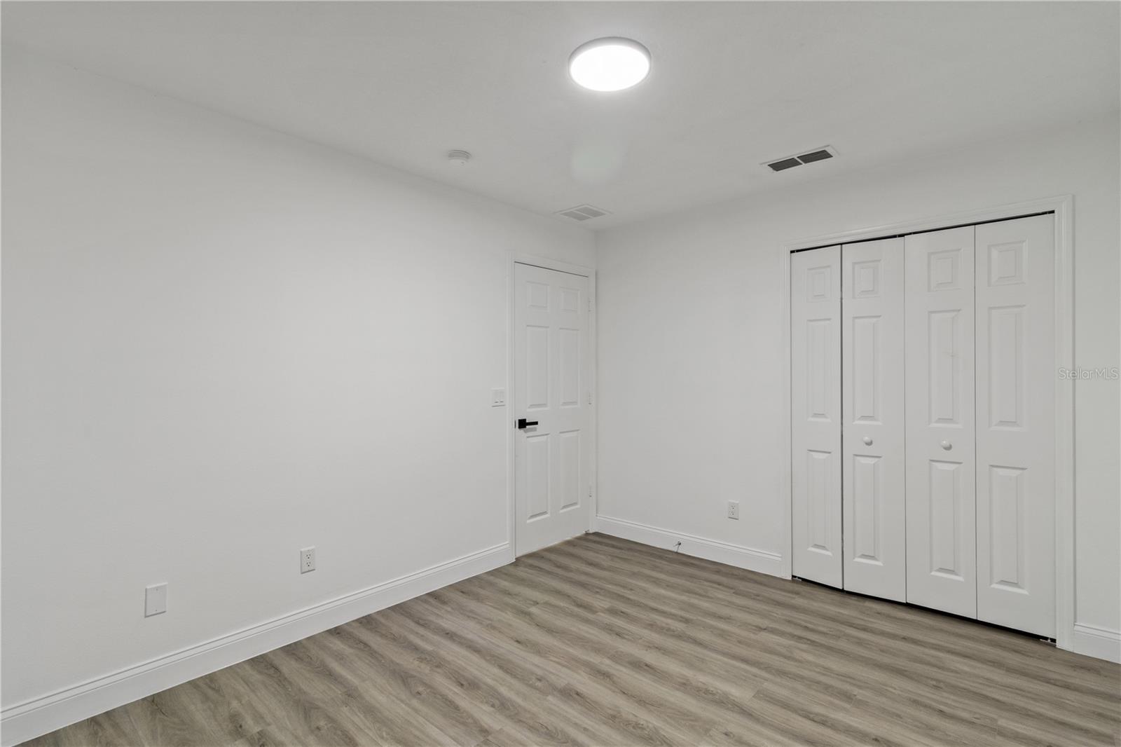 INDIAN LAKES - Residential