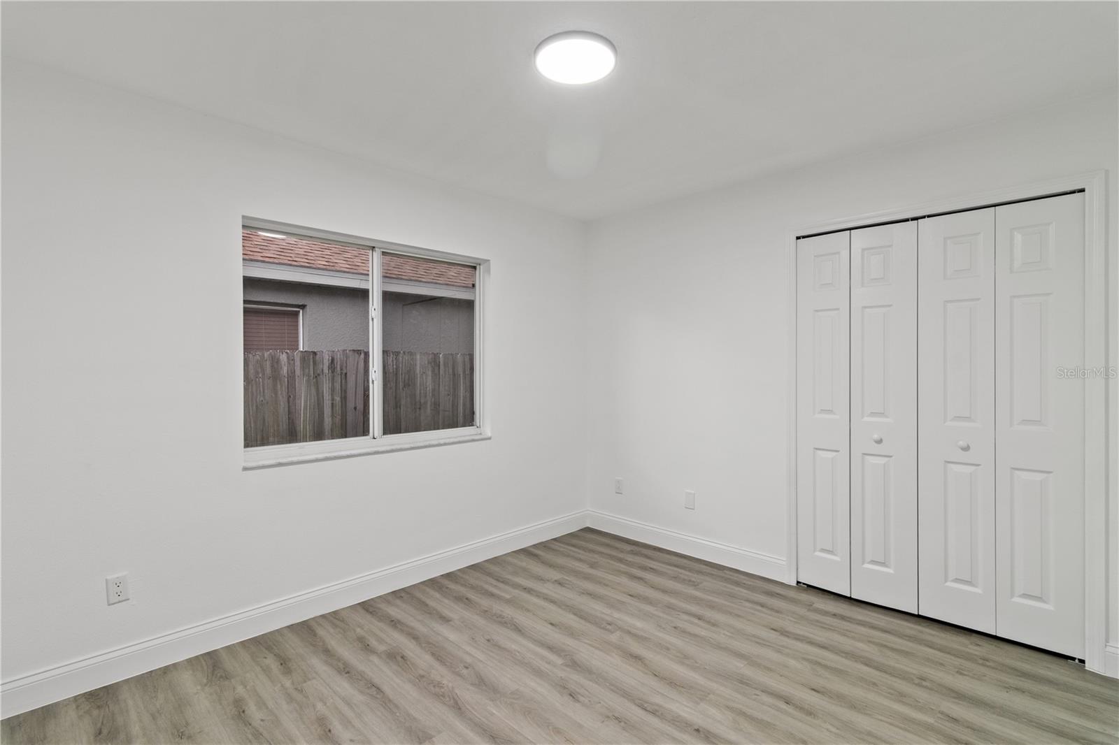 INDIAN LAKES - Residential