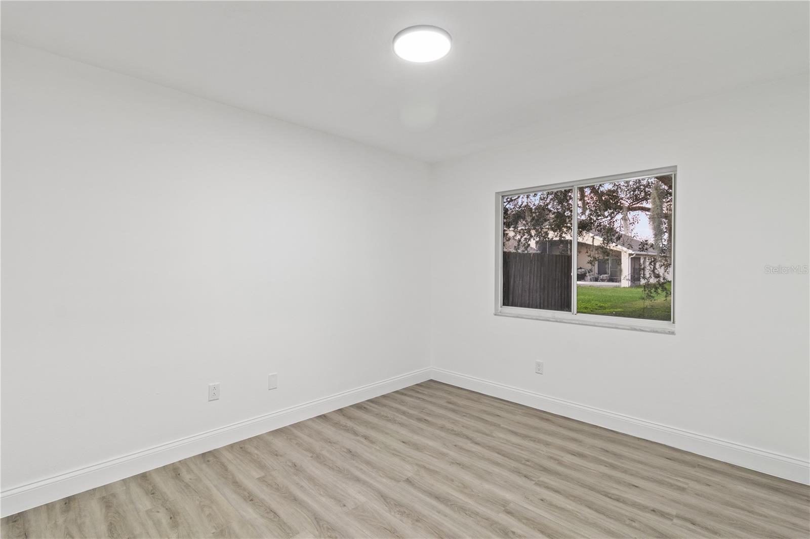 INDIAN LAKES - Residential