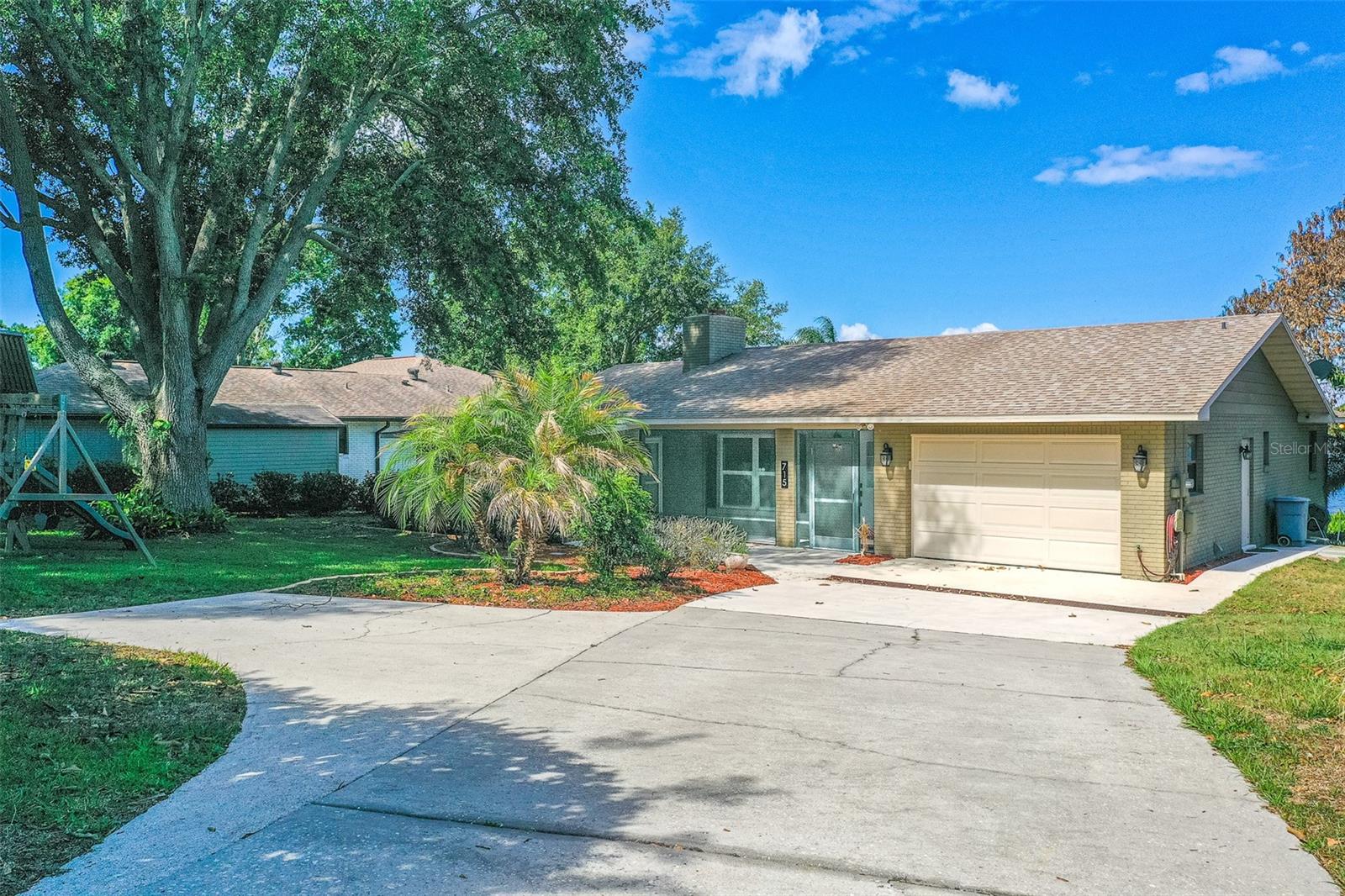 715 S LAKESIDE TERRACE