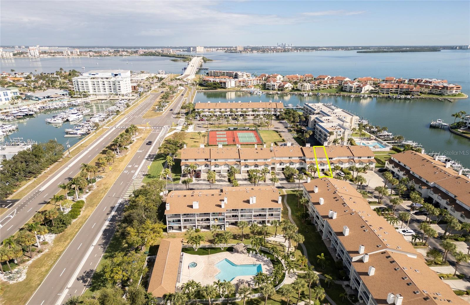 PALMS OF TIERRA - Residential