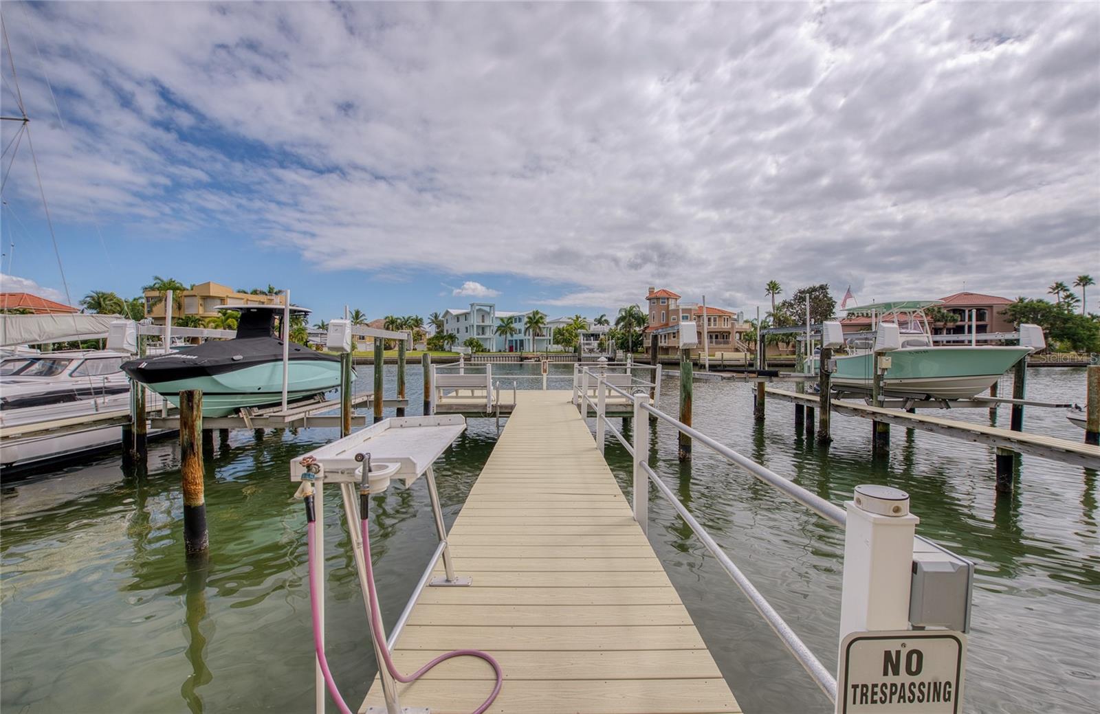 PALMS OF TIERRA - Residential