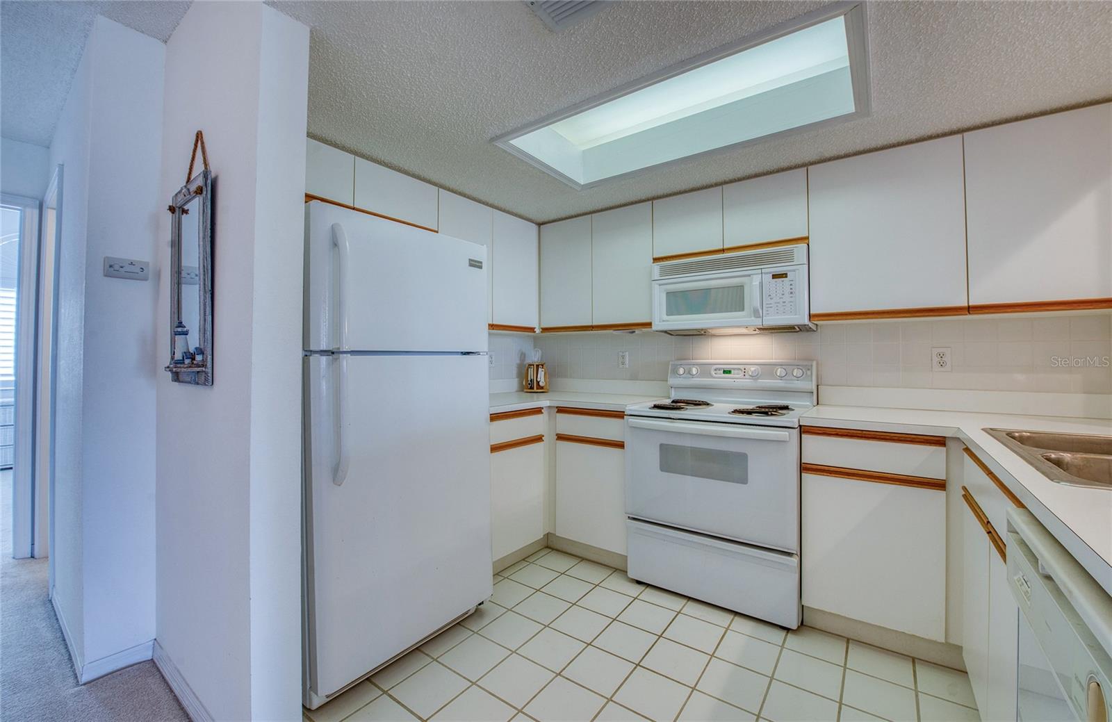 PALMS OF TIERRA - Residential