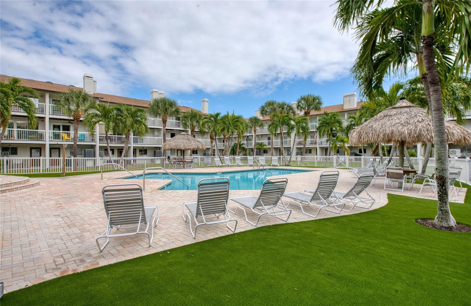 PALMS OF TIERRA - Residential