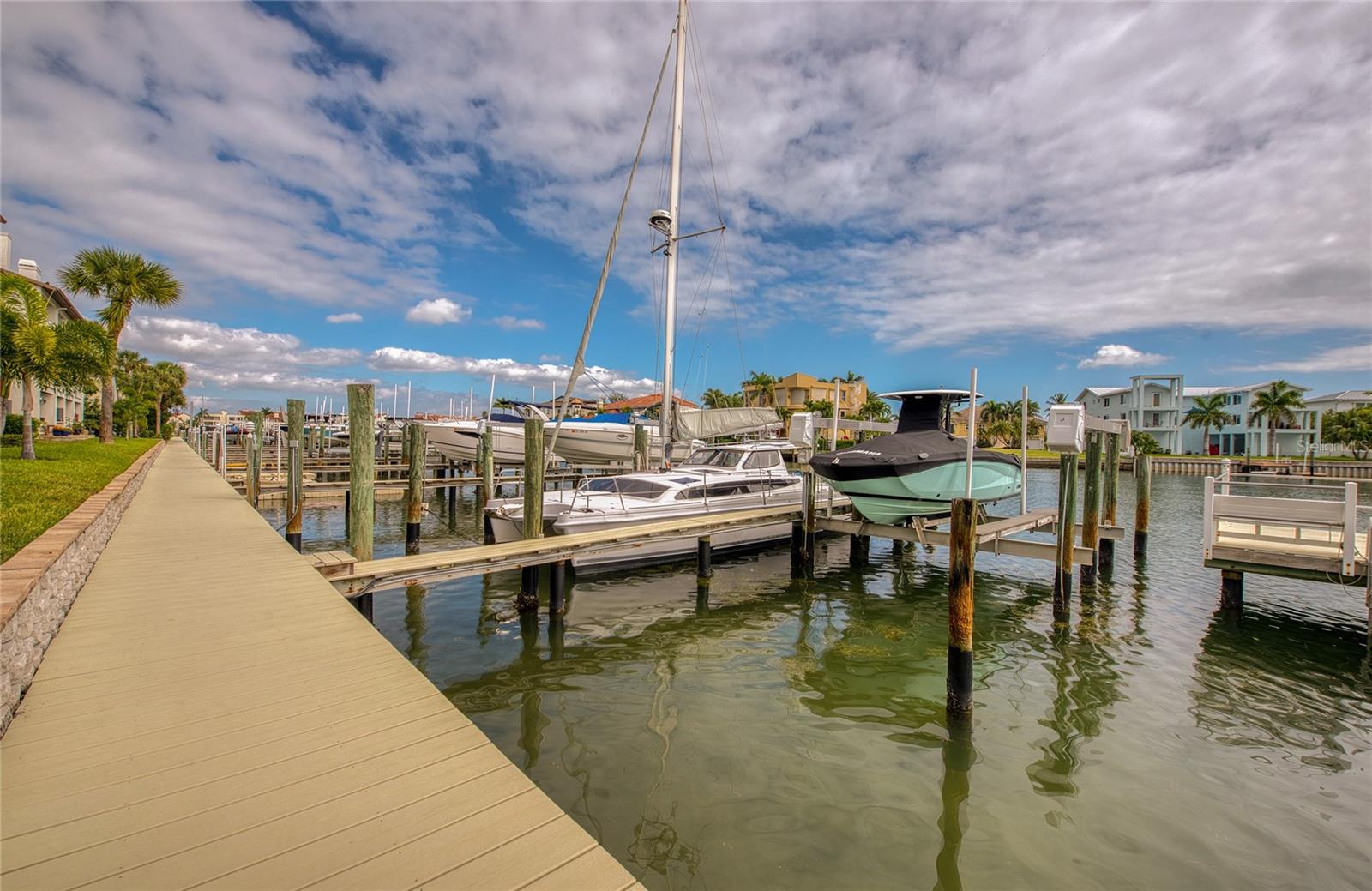 PALMS OF TIERRA - Residential