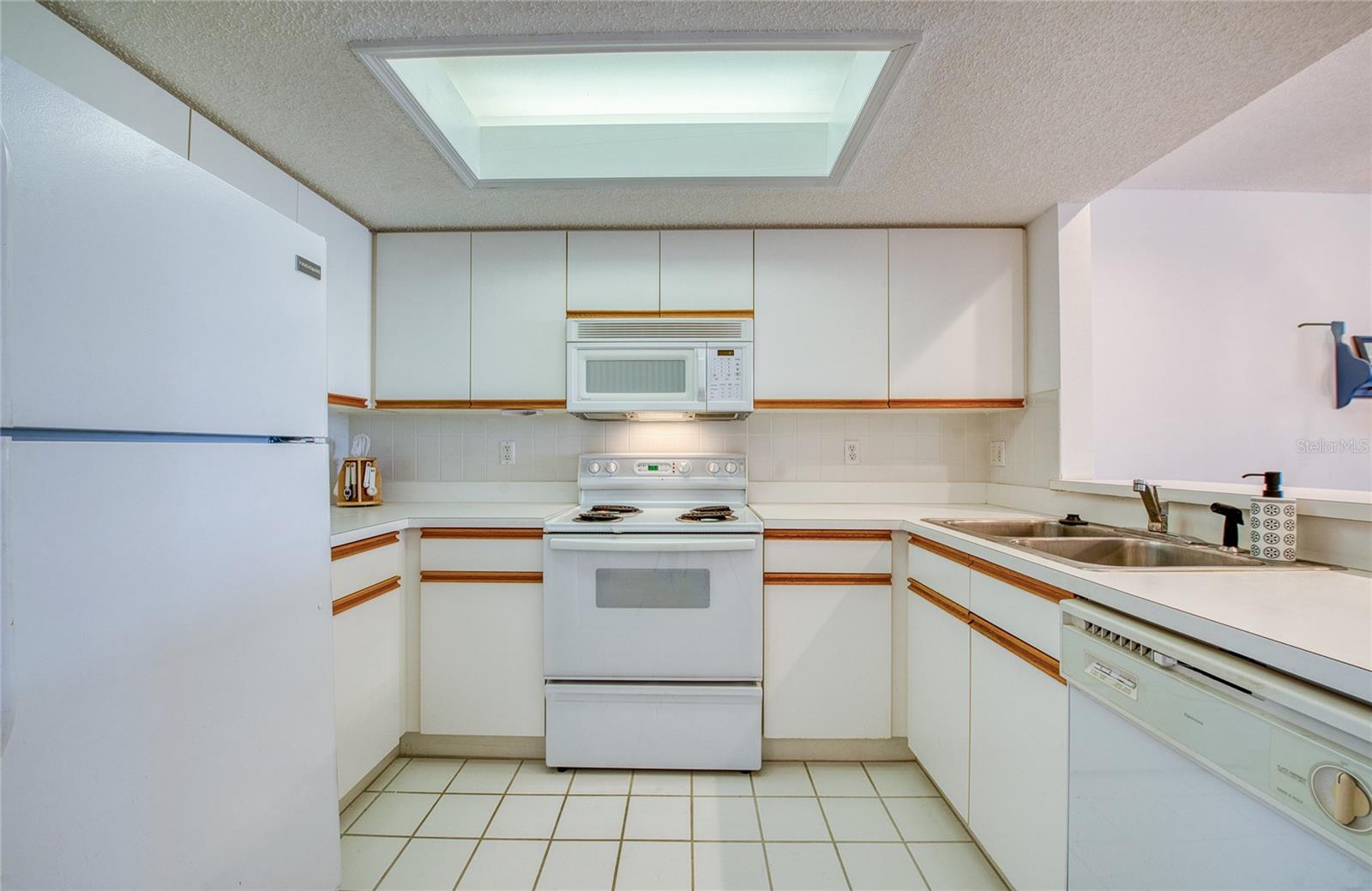 PALMS OF TIERRA - Residential