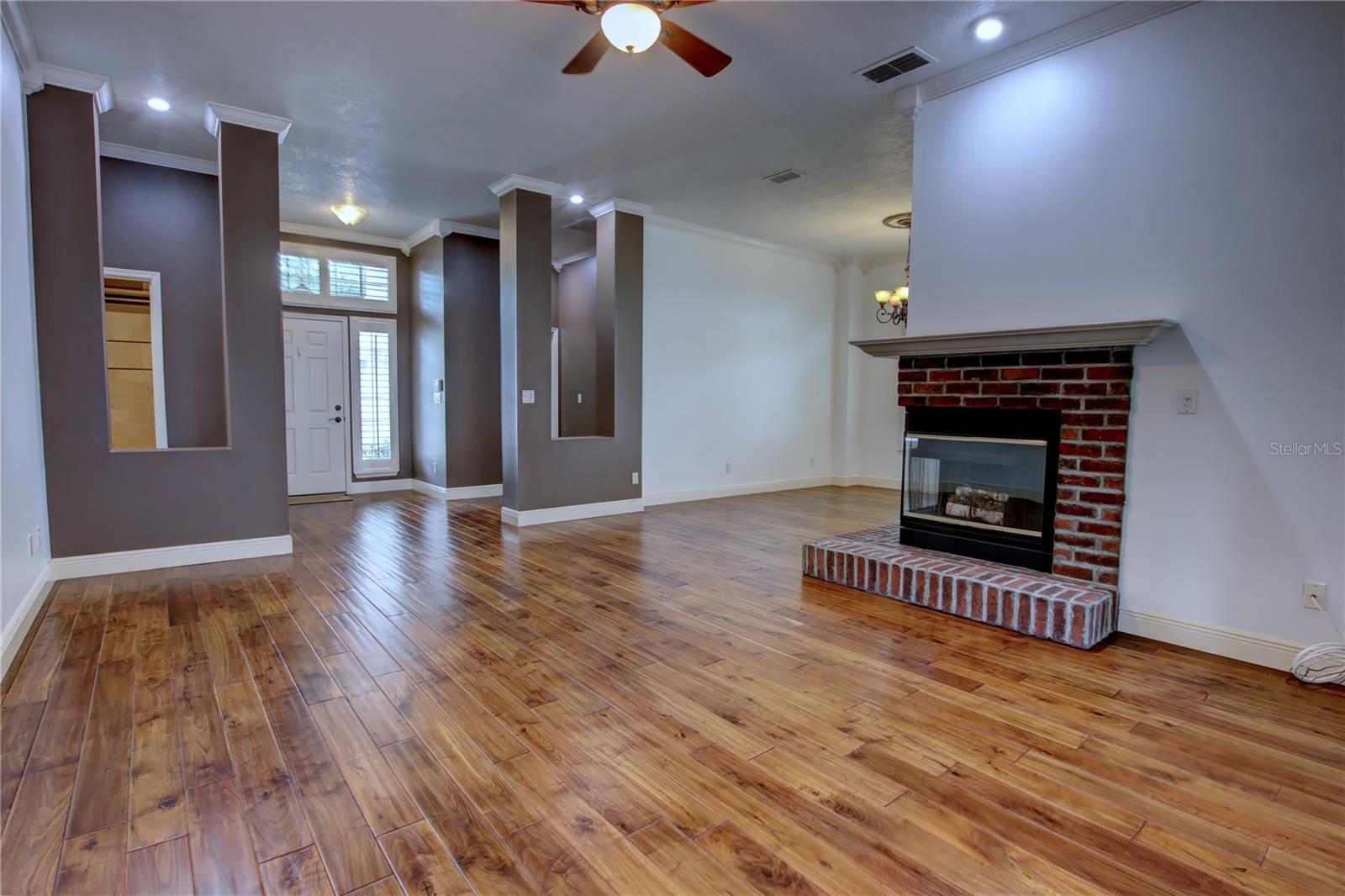 1257 BRAMPTON PLACE