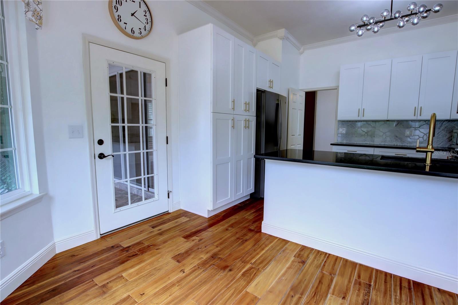 HEATHROW / BRAMPTON COVE - Residential