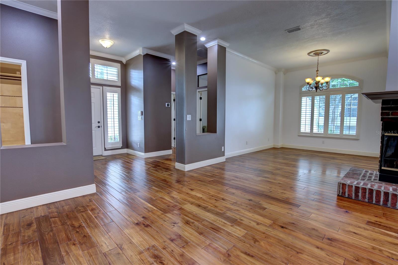 1257 BRAMPTON PLACE