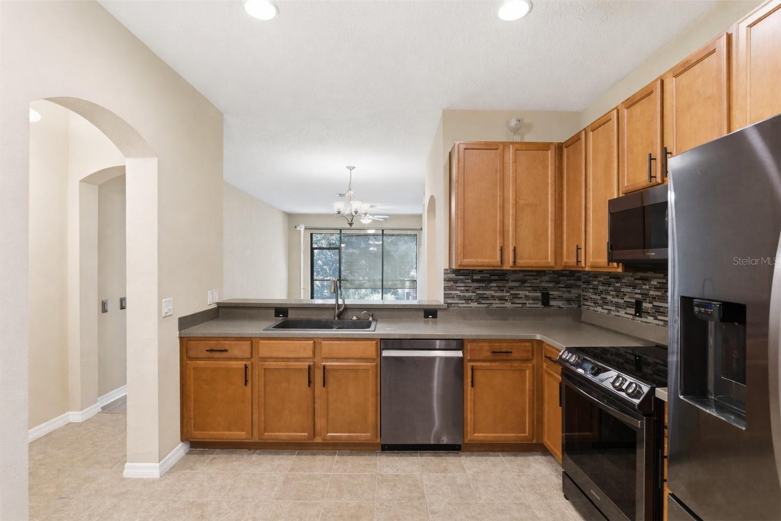 BAY ISLES TWNHMS - Residential