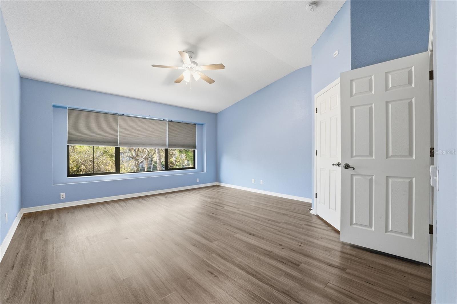 BAY ISLES TWNHMS - Residential