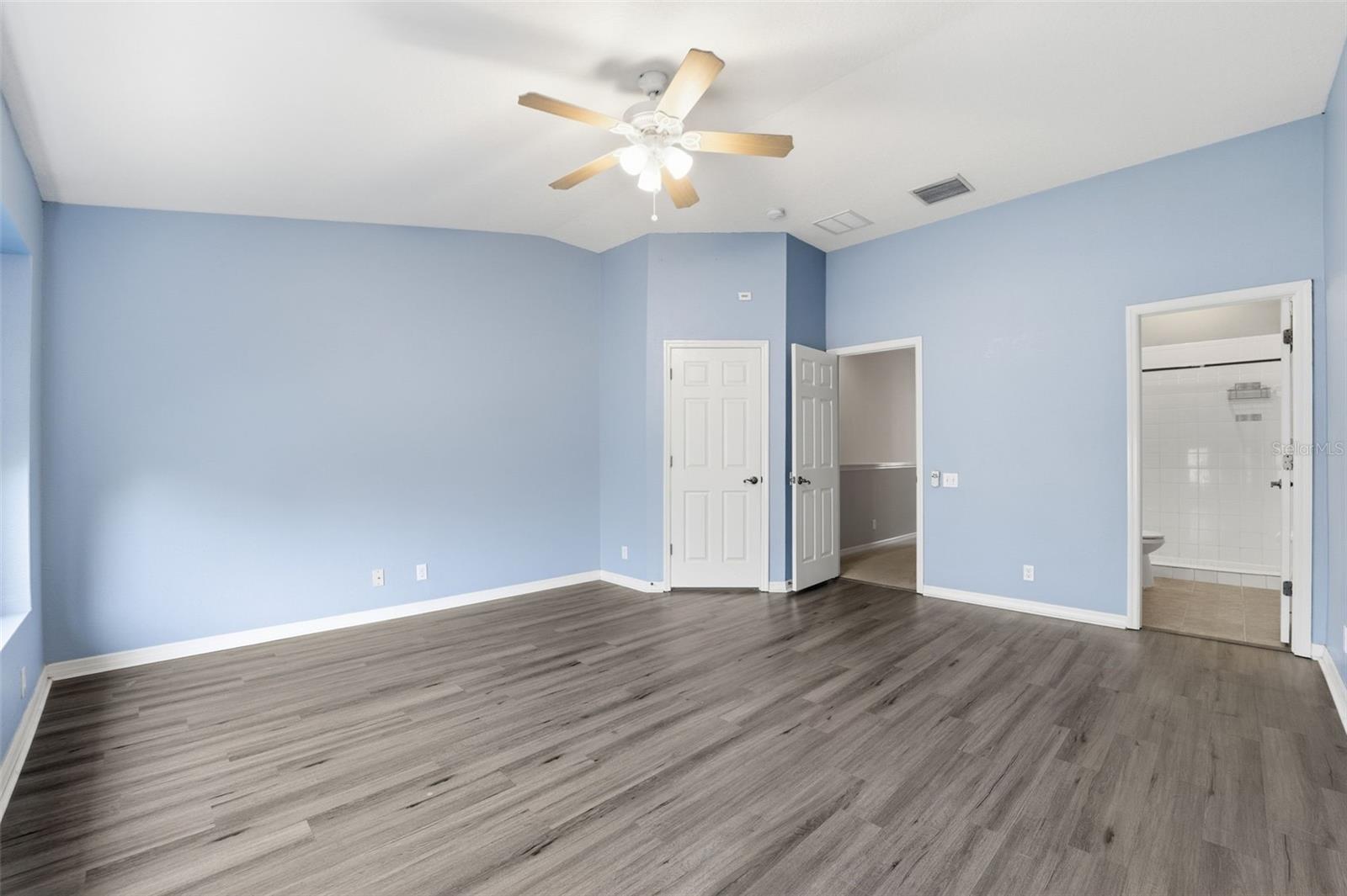 BAY ISLES TWNHMS - Residential