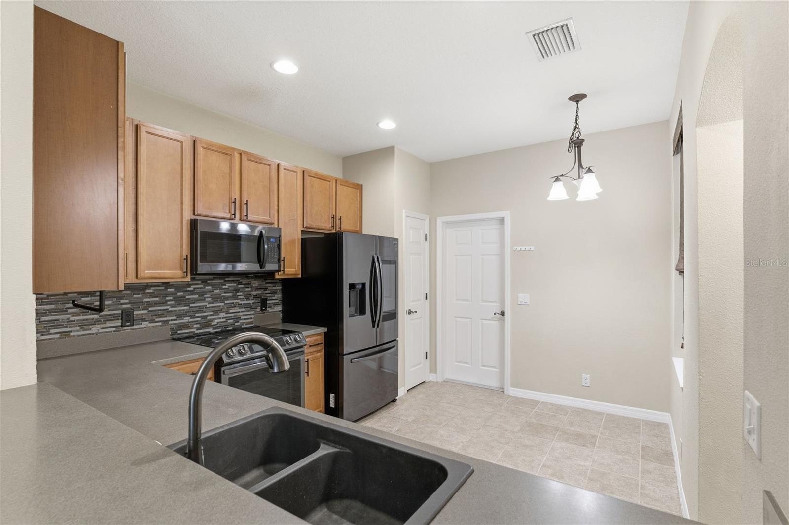 BAY ISLES TWNHMS - Residential