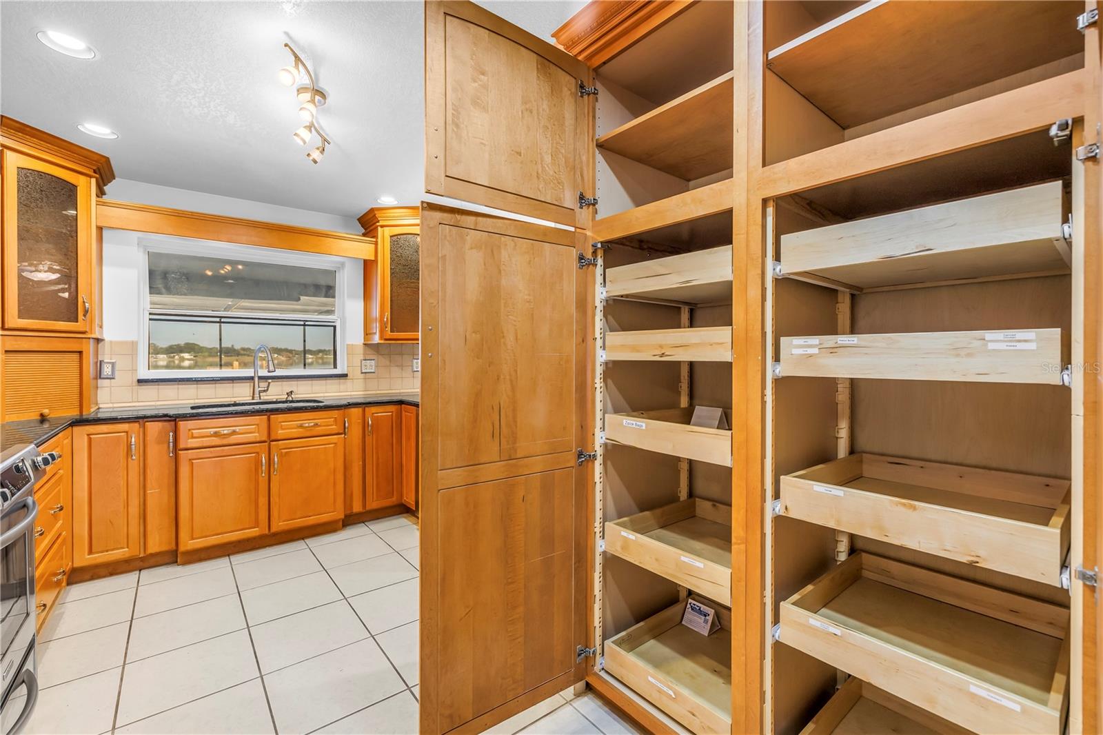 LAKESIDE ESTATES UNIT THREE - Residential