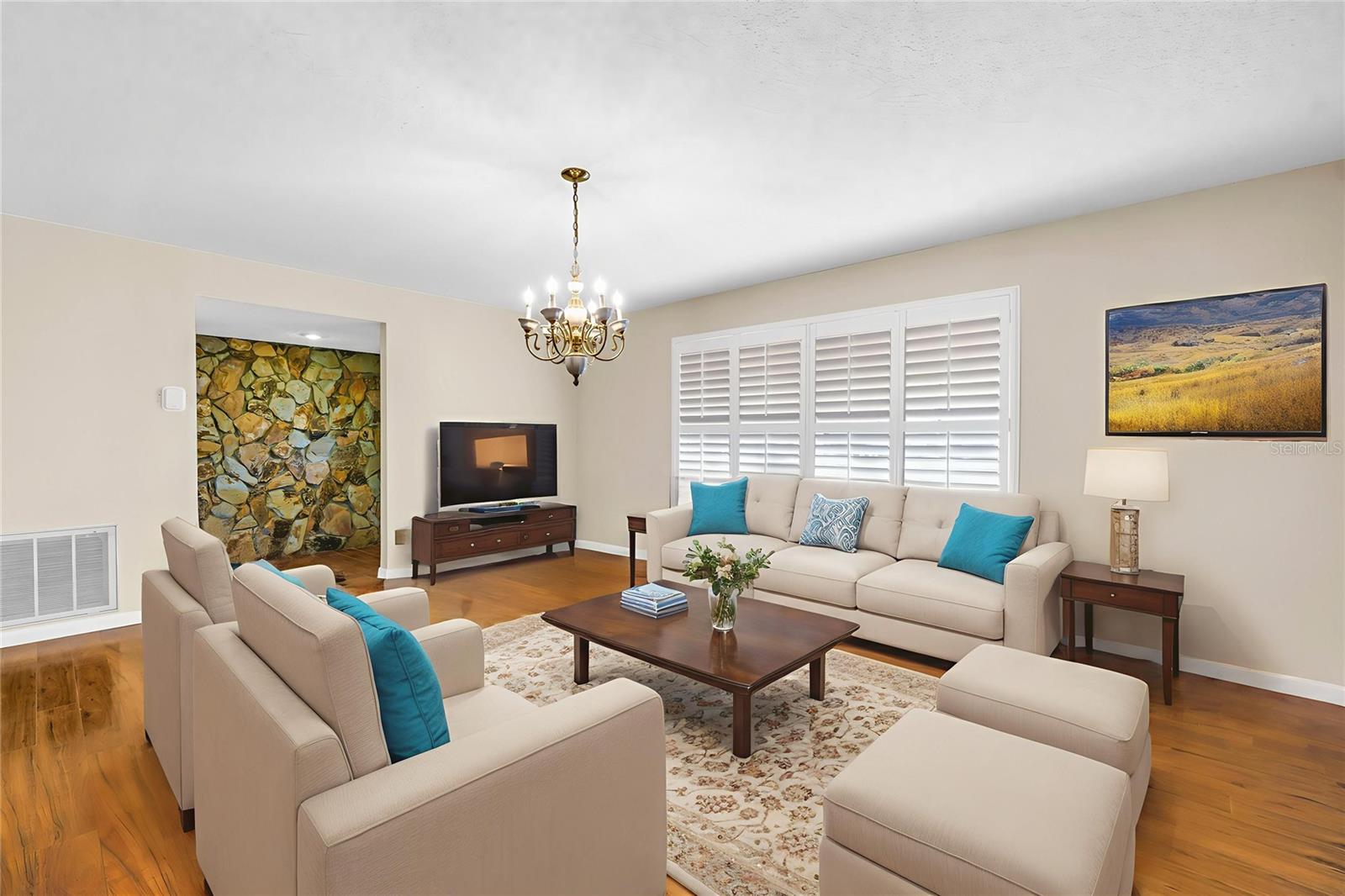 LAKESIDE ESTATES UNIT THREE - Residential