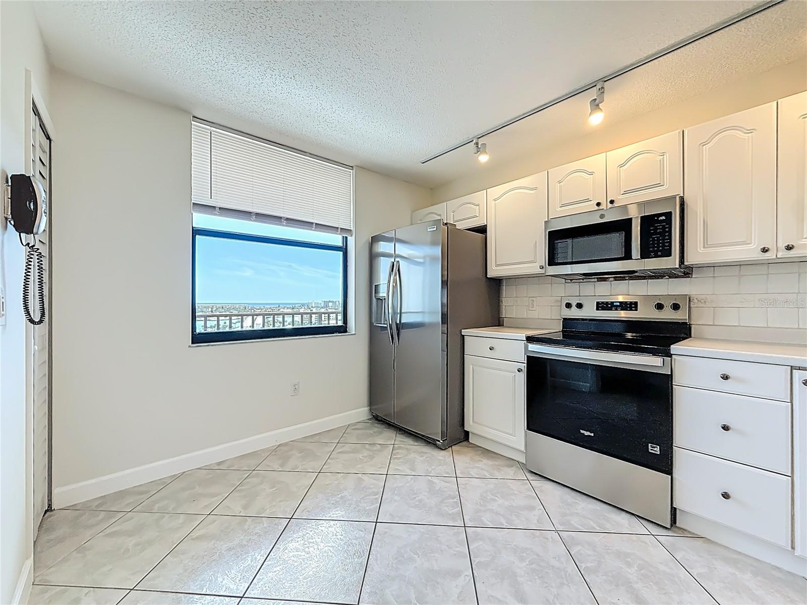 BAY ISLAND GROUP - Residential