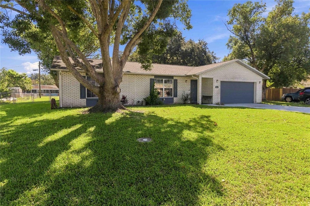 Photo of 431 Jersey Avenue, Saint Cloud, FL 34769 (MLS # O6446020)