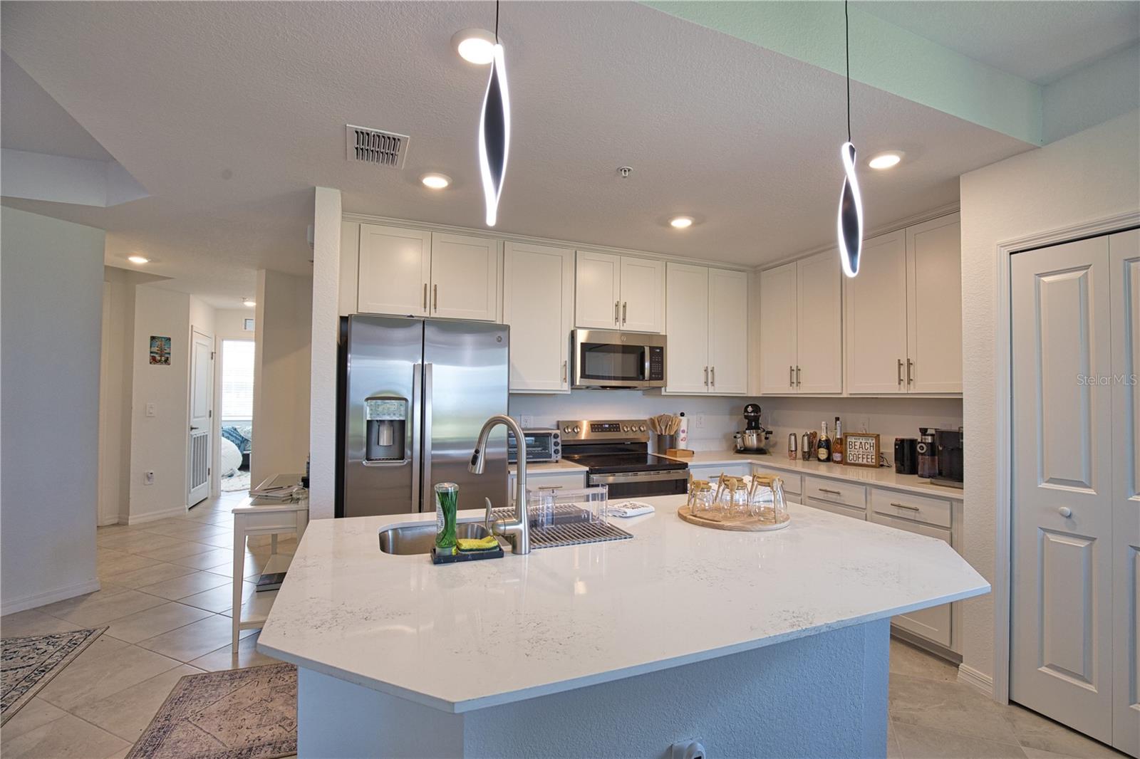 WELLEN PARK BLDG 100 - Residential Lease