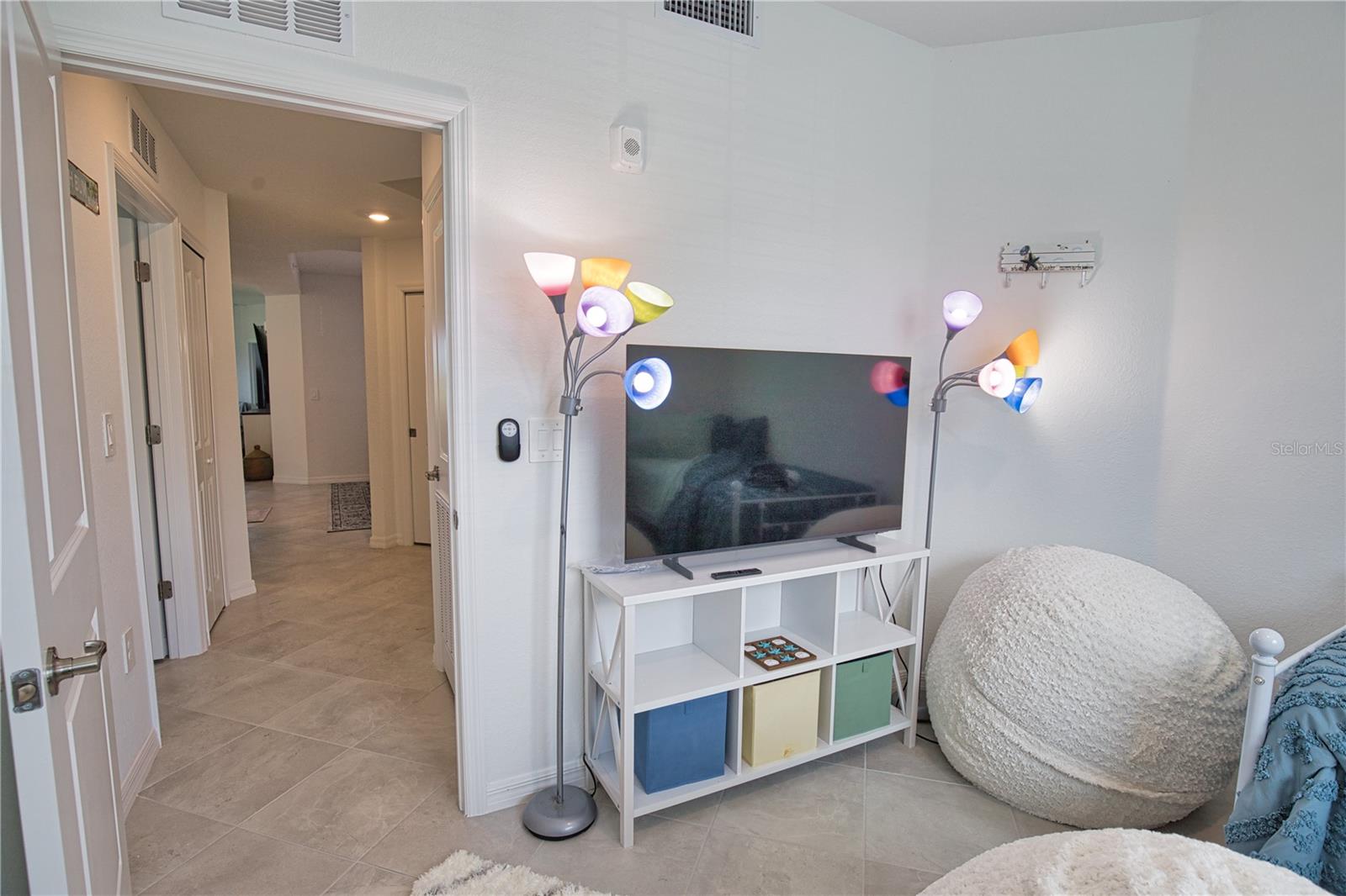 WELLEN PARK BLDG 100 - Residential Lease