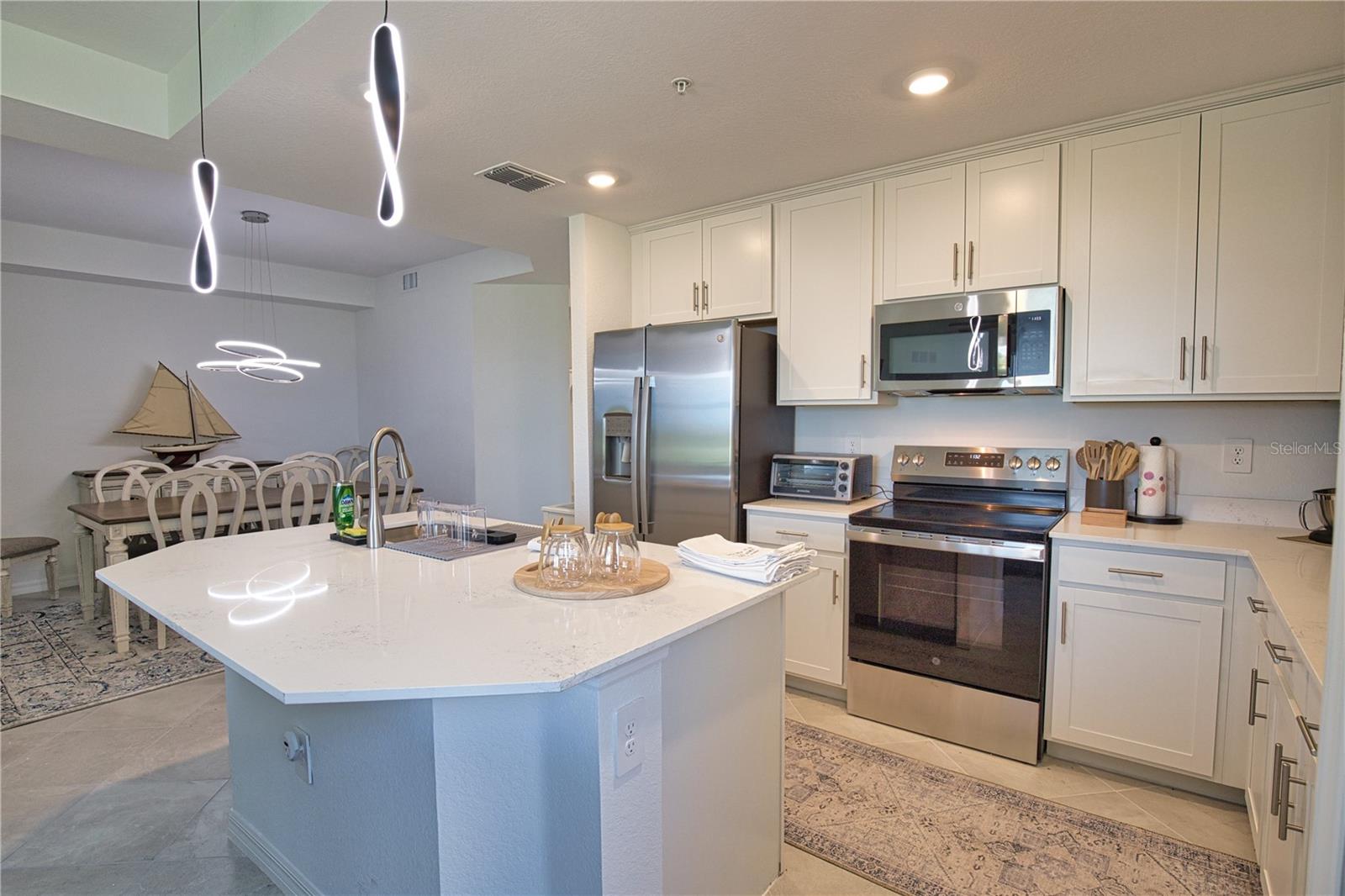 WELLEN PARK BLDG 100 - Residential Lease