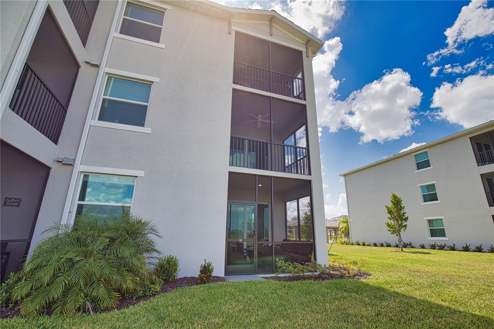 WELLEN PARK BLDG 100 - Residential Lease
