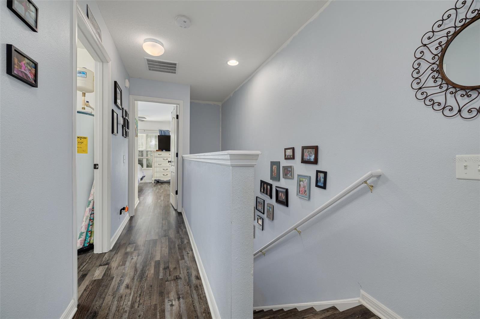 SUNSET POINTE TWNHMS - Residential