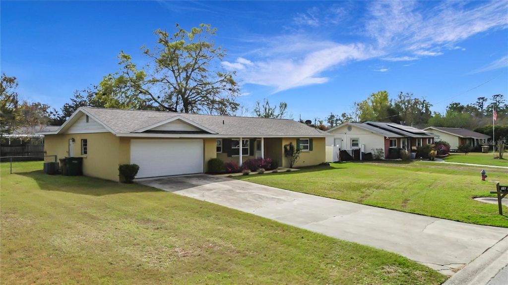 Photo of 1605 NE 17th Avenue, Ocala, FL 34470 (MLS # O6389280)