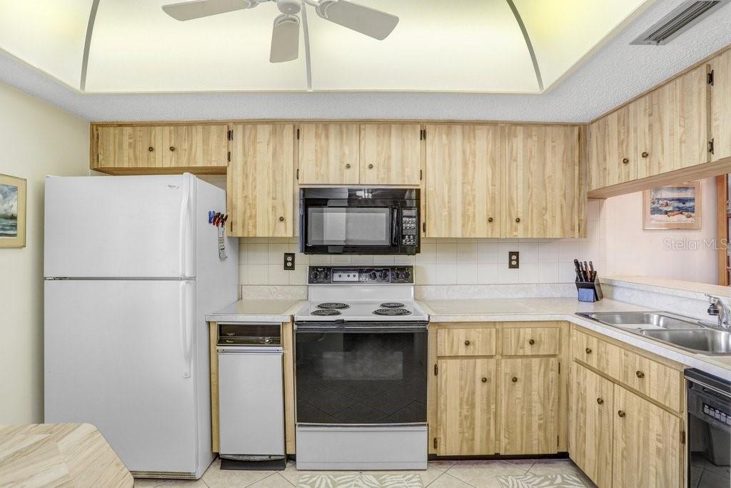 172 LAKEVIEW WAY 172