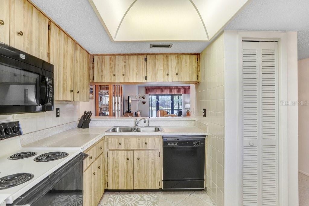 172 LAKEVIEW WAY 172