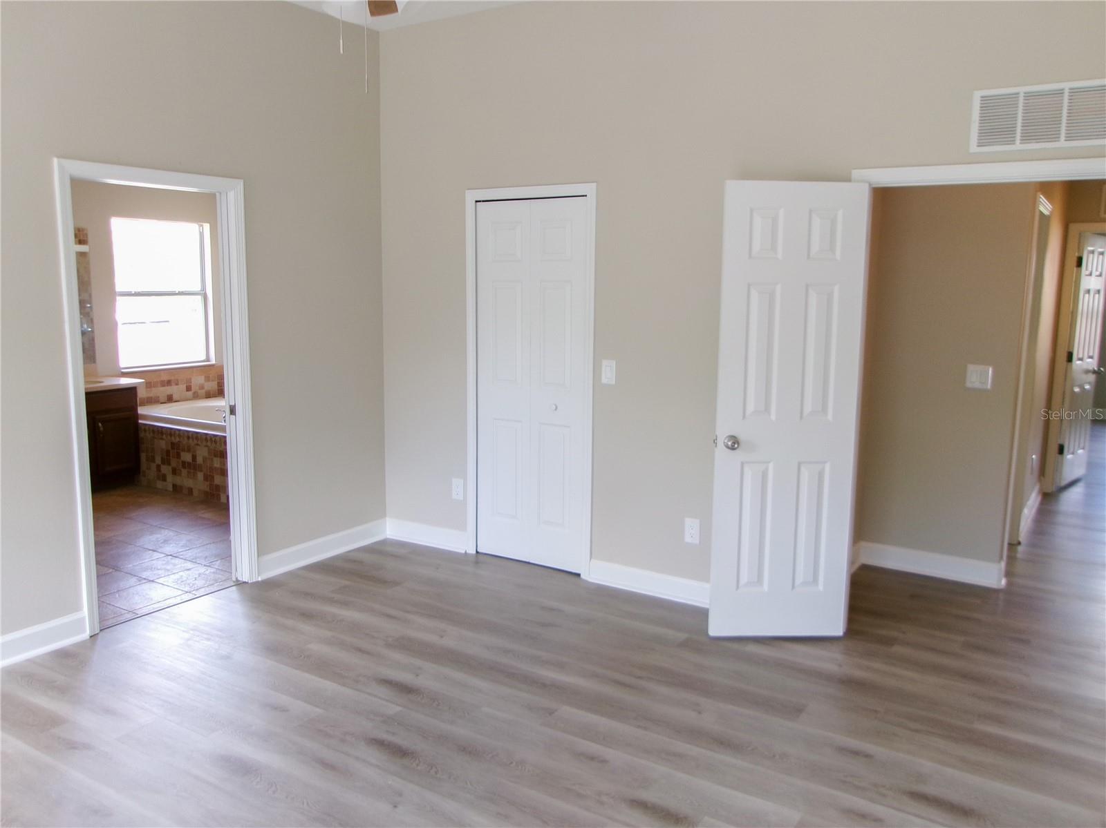 WATERS EDGE PH 02 - Residential