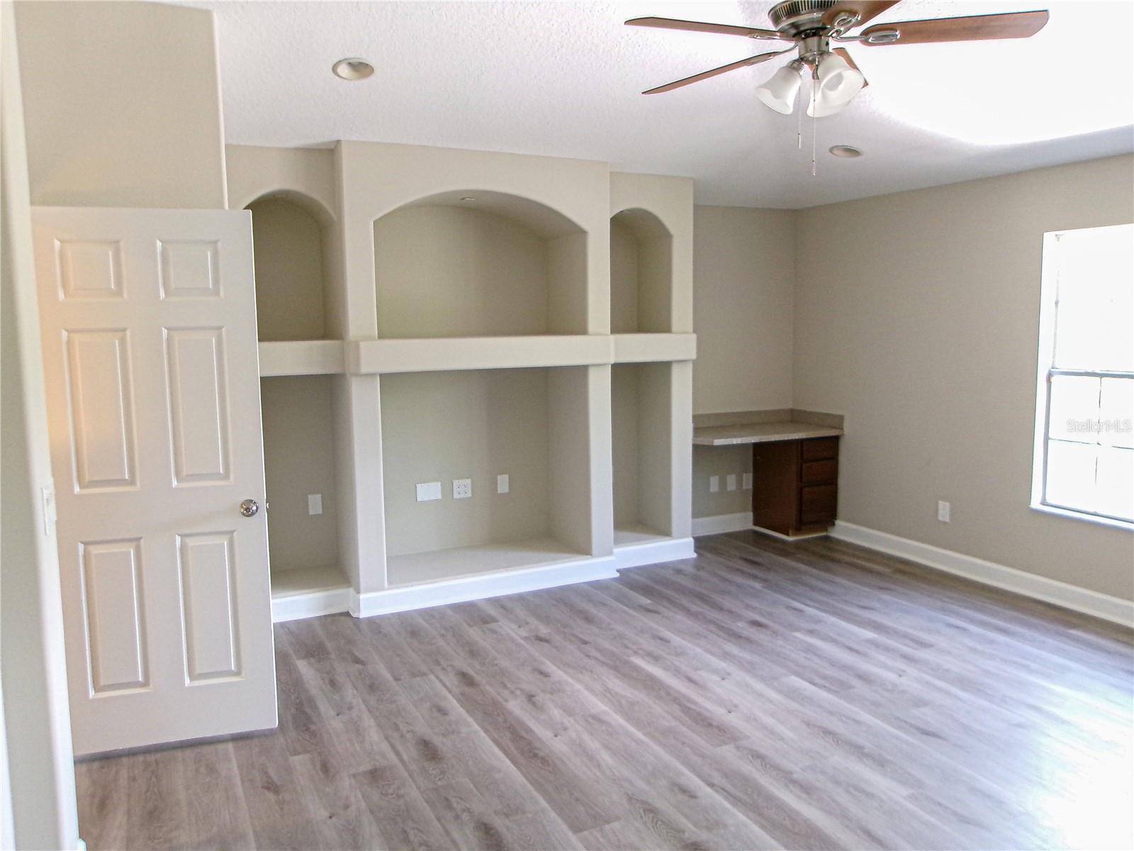 WATERS EDGE PH 02 - Residential