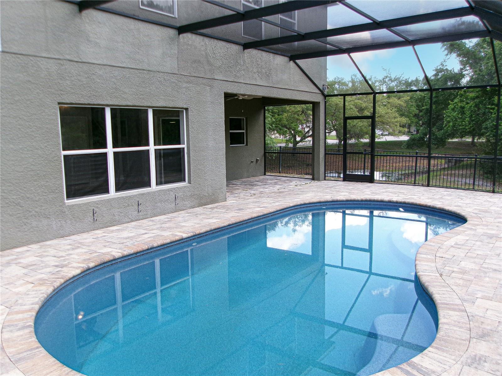 WATERS EDGE PH 02 - Residential