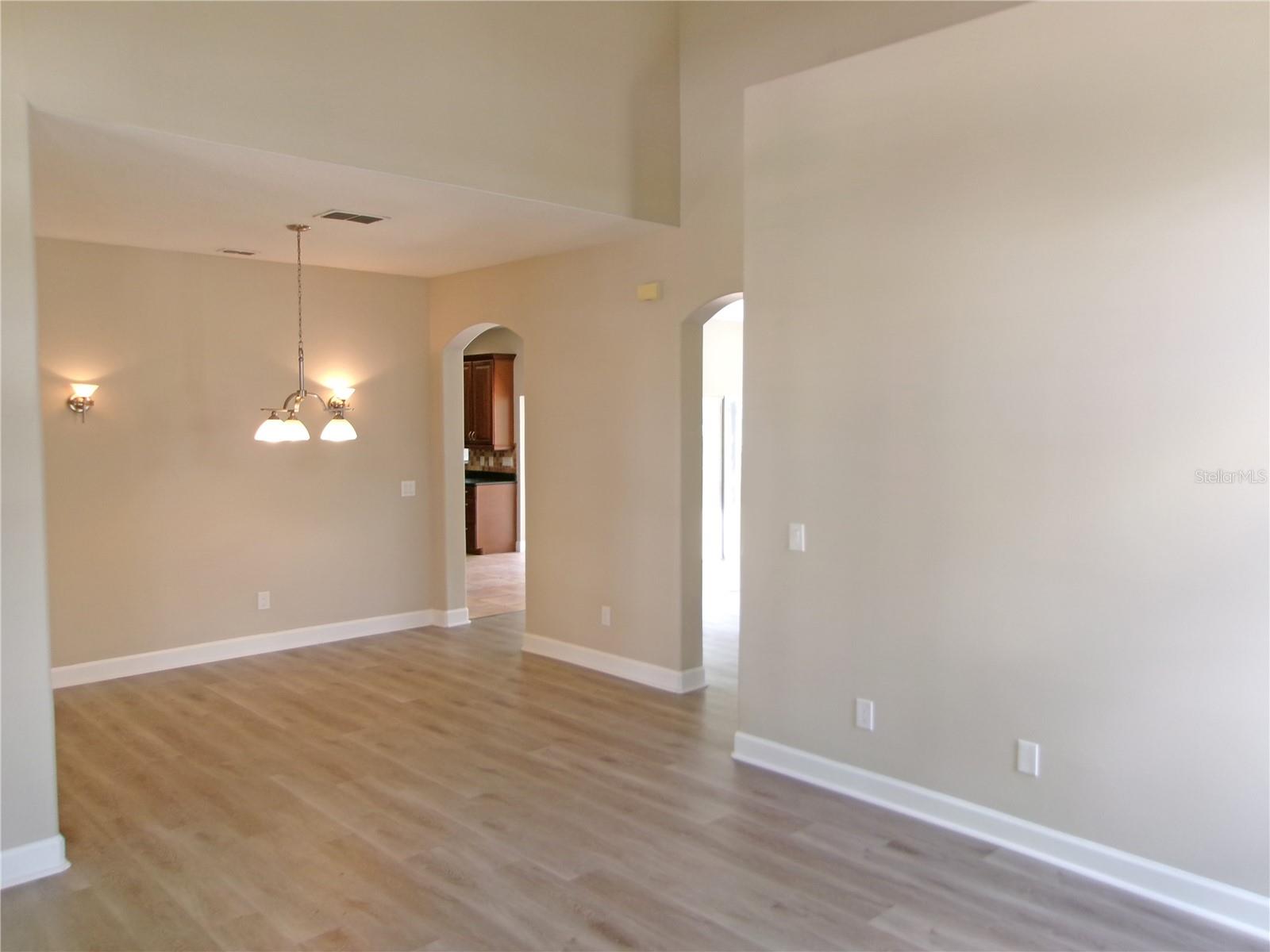 WATERS EDGE PH 02 - Residential