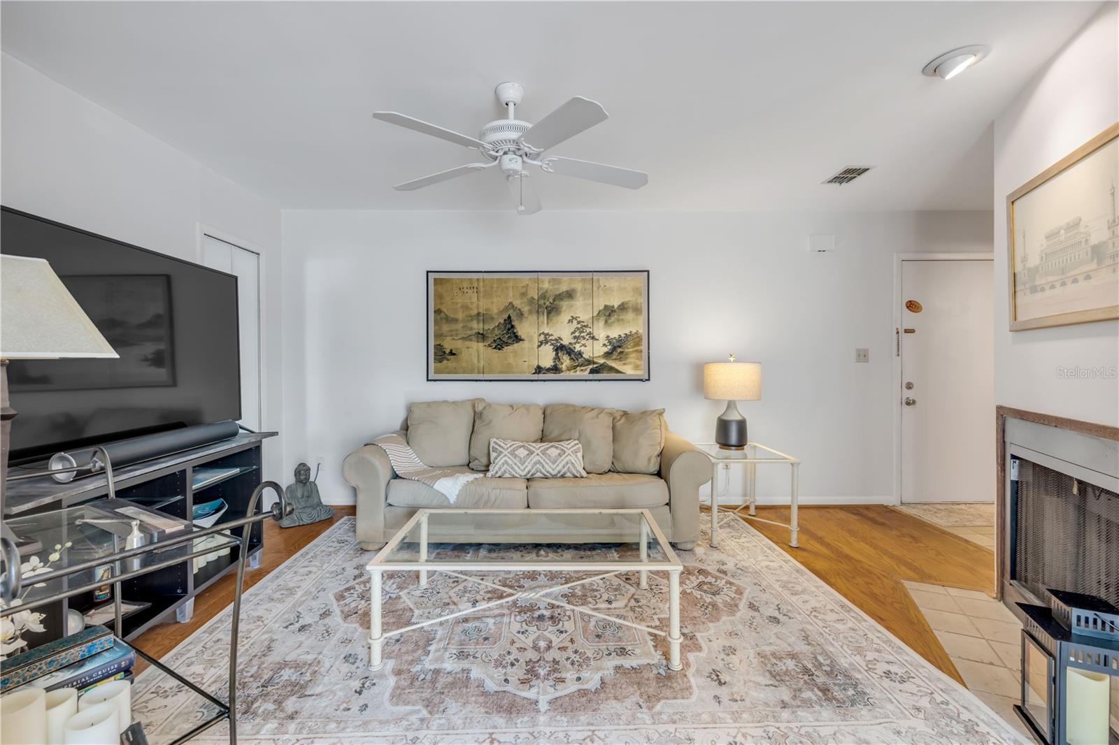 BOUGAINVILLA CONDO - Residential