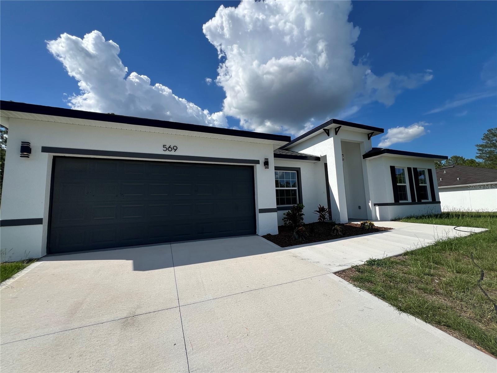 569 MARION OAKS MANOR