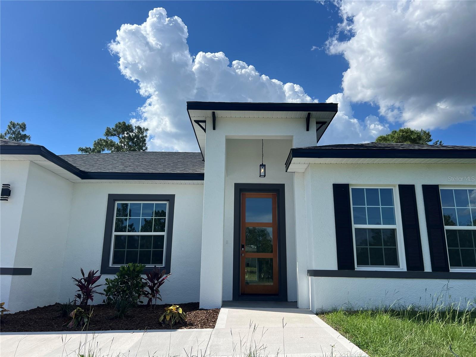 569 MARION OAKS MANOR