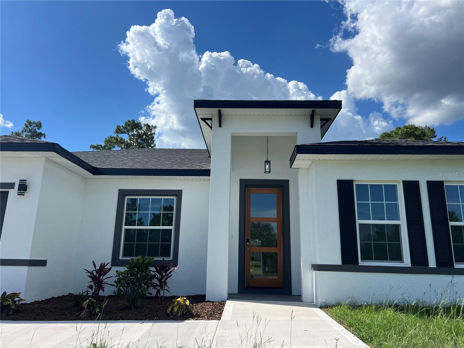 569 MARION OAKS MANOR