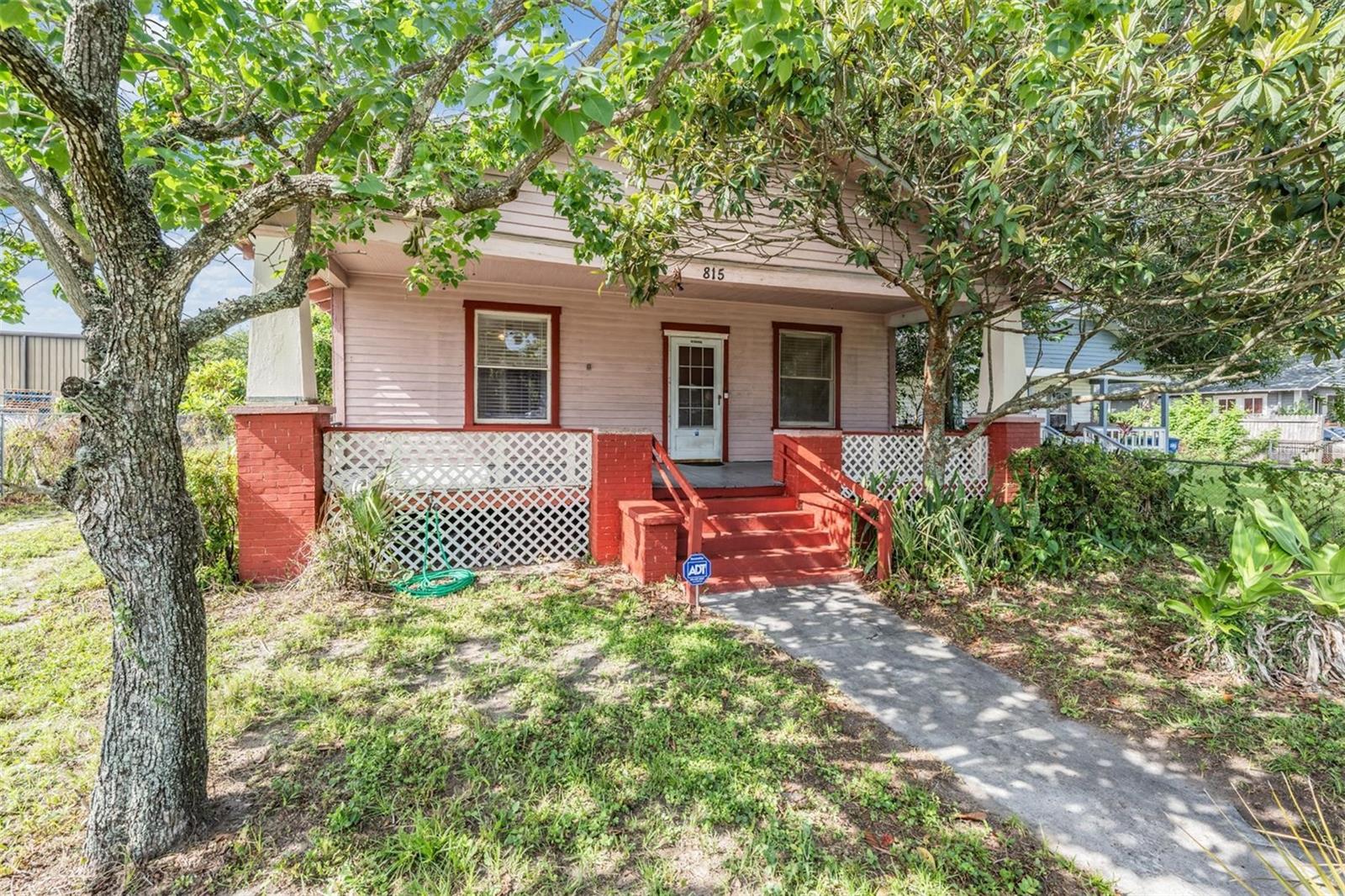 815 E FRIERSON AVENUE