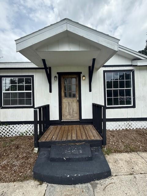 Photo of 2215 Vine Street, Orlando, FL 32806 (MLS # O6443389)