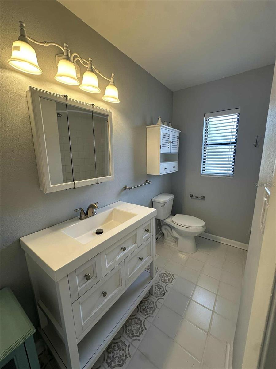 GUERNSEY ESTATES - Residential Lease