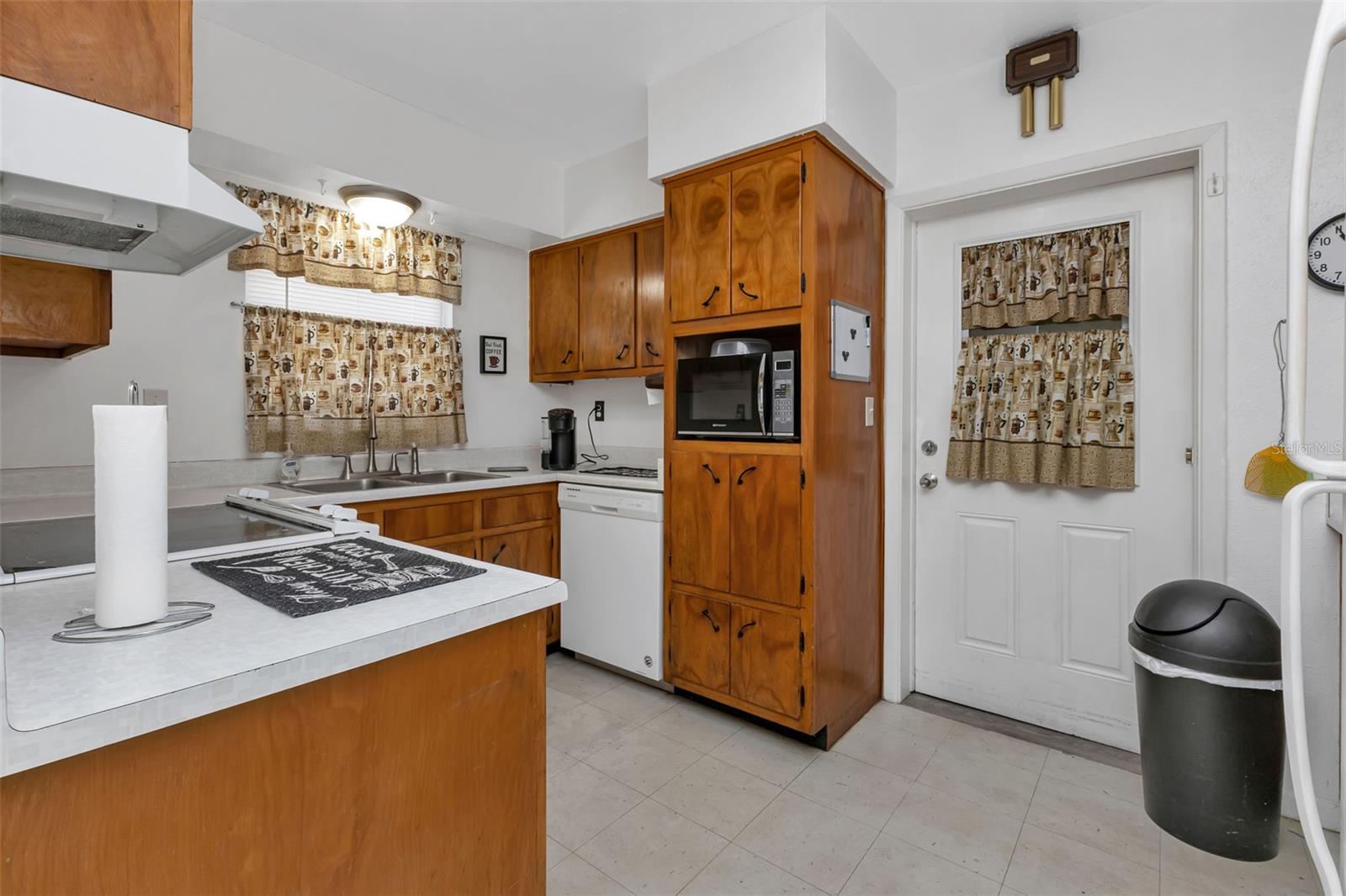 WARM MINERAL SPGS - Residential