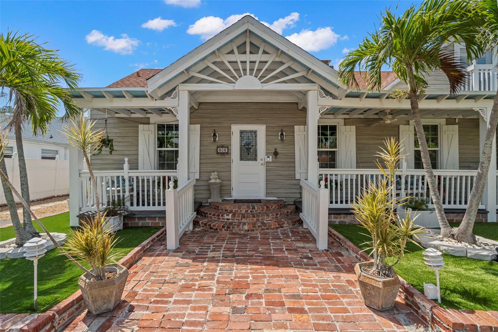 806 NARCISSUS AVENUE