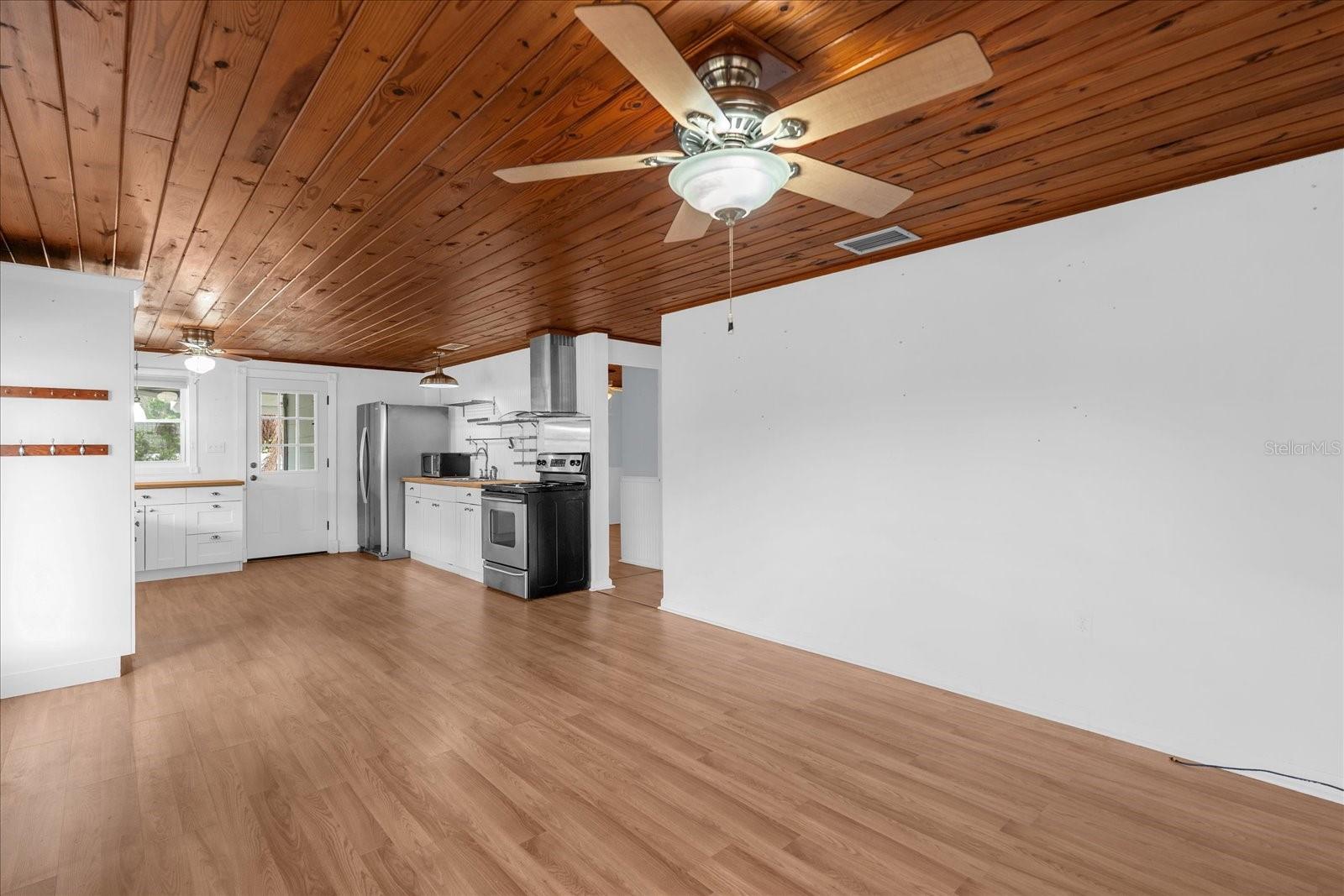 LAKE PIERCE HEIGHTS - Residential