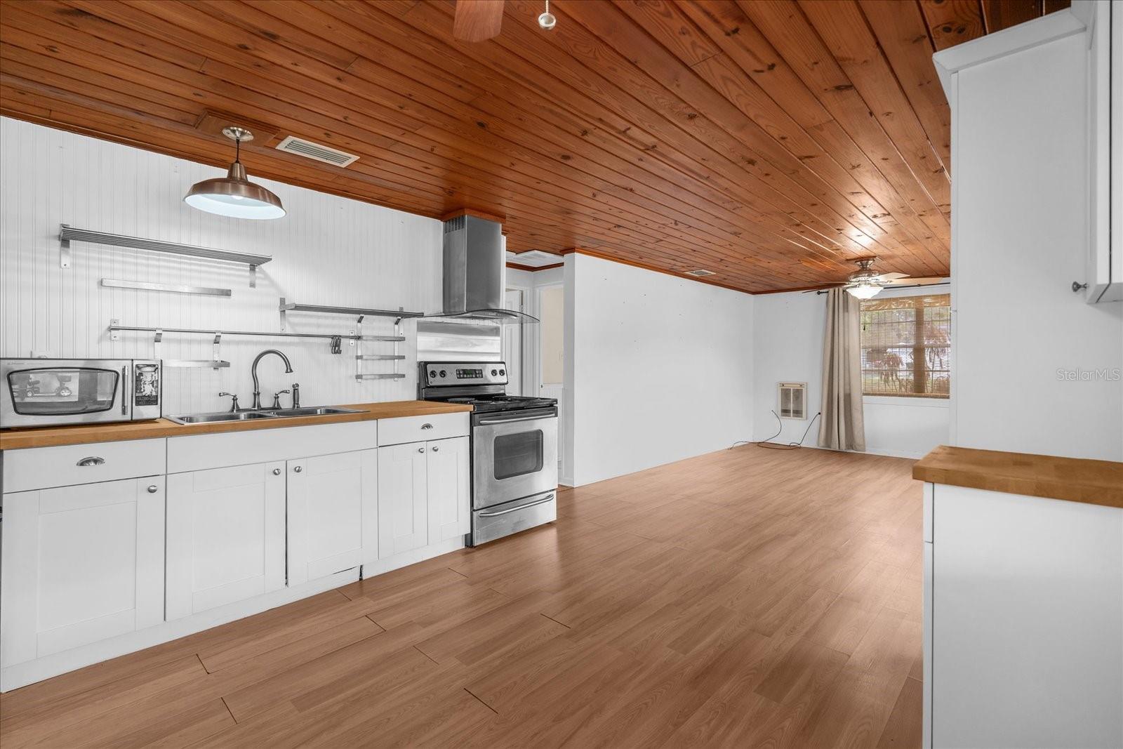 LAKE PIERCE HEIGHTS - Residential