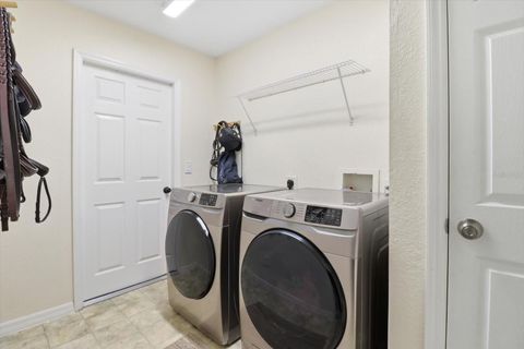 Tiny photo for 1040 SE 162nd Place, Summerfield, FL 34491 (MLS # OM720972)