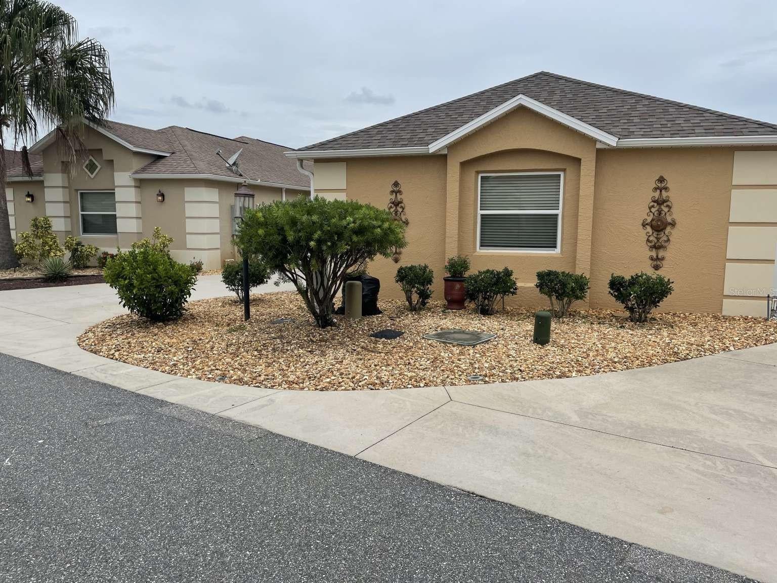 1067 CARVER COURT