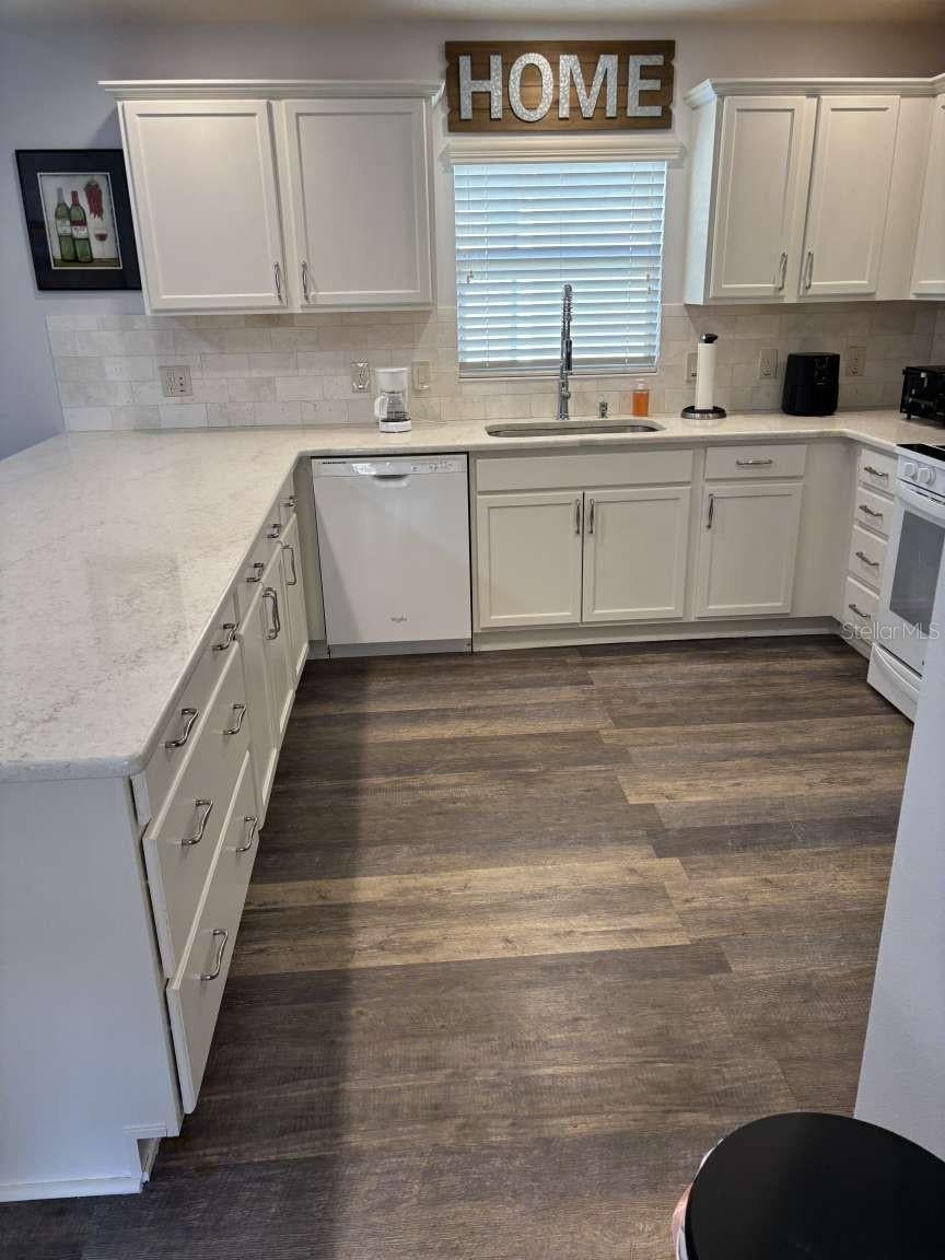 1067 CARVER COURT