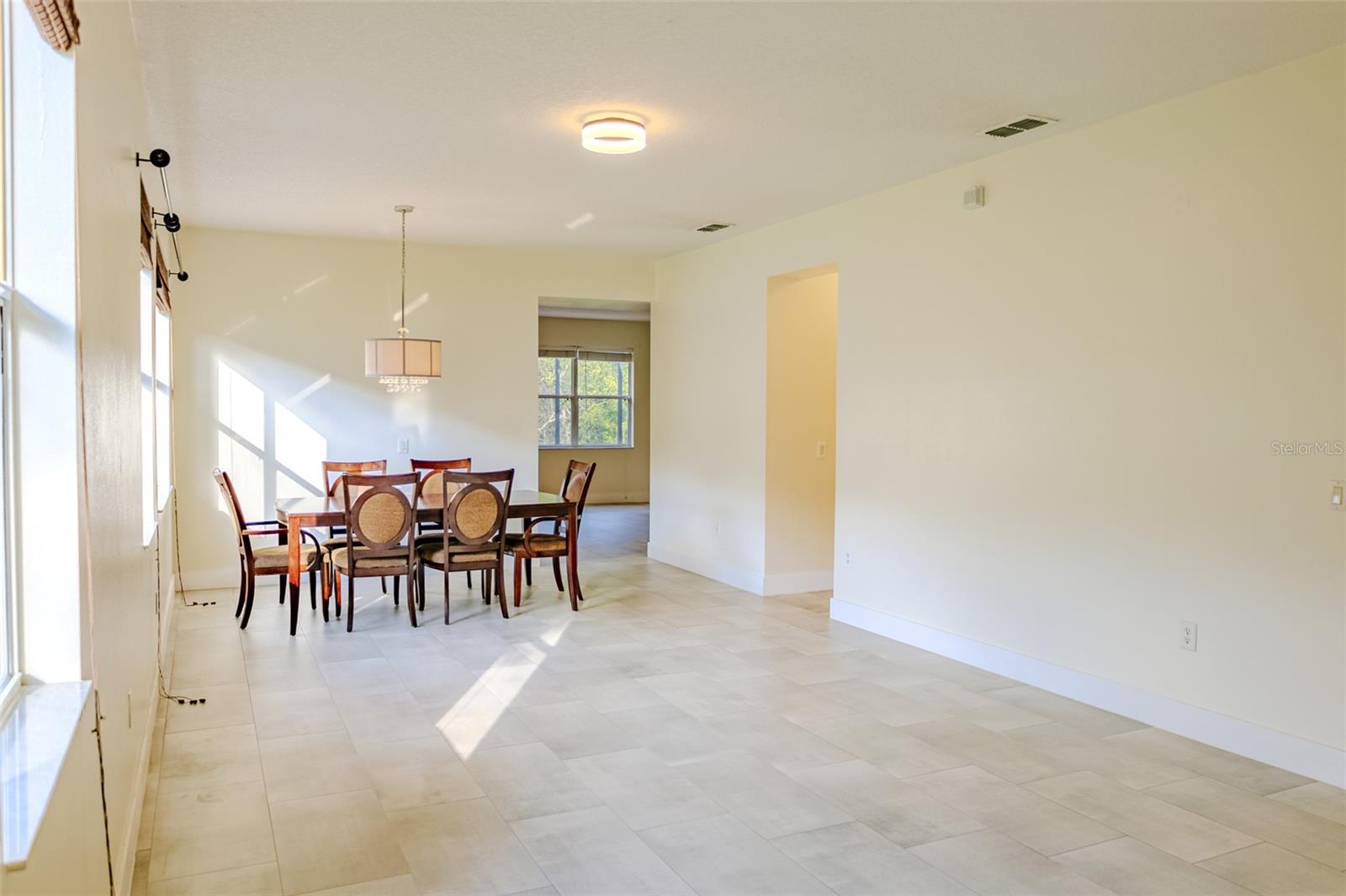 STRATFORD POINTE - Residential